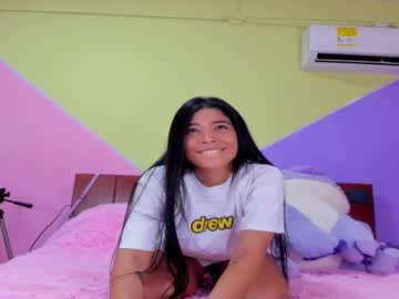 Andreabecker Chaturbate stream image from December 18, 2024