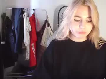 Cutie_Winky Chaturbate stream image from December 18, 2024