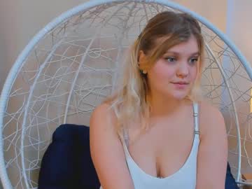 Dorettaasp Chaturbate stream image from December 18, 2024