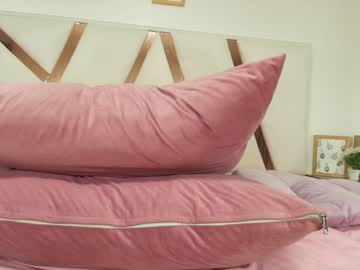 Dulceaurora_ Chaturbate stream image from December 18, 2024