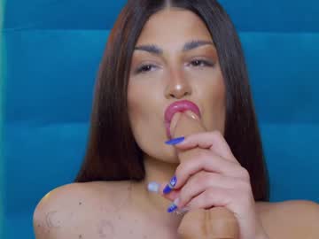 Evaraynes Chaturbate stream image from December 18, 2024
