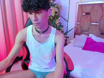 Fem_Loui Chaturbate stream image from December 18, 2024