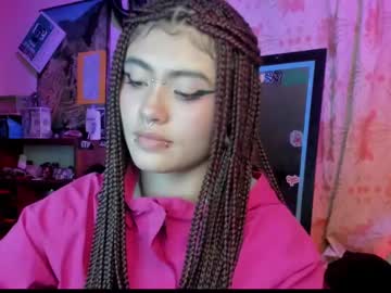 Giulietta_Mon Chaturbate stream image from December 18, 2024