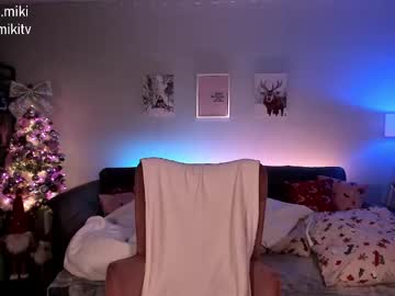 Golden_Miki Chaturbate stream image from December 18, 2024