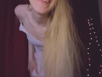 Hihi_Im_Chloe Chaturbate stream image from December 18, 2024