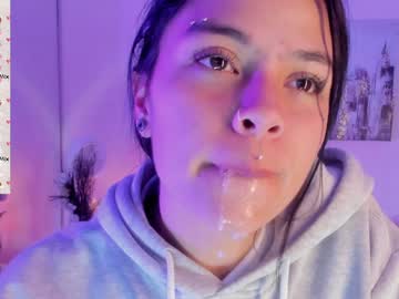 Kiki_Cams Chaturbate stream image from December 18, 2024
