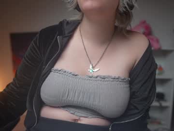 Krystalsyxx Chaturbate stream image from December 18, 2024