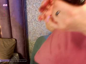 Linettegalt Chaturbate stream image from December 18, 2024