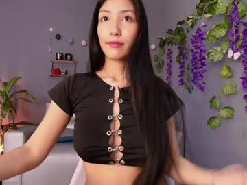 Mavii_ Chaturbate stream image from December 18, 2024