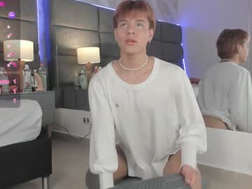 Valentino_Moon Chaturbate stream image from December 18, 2024