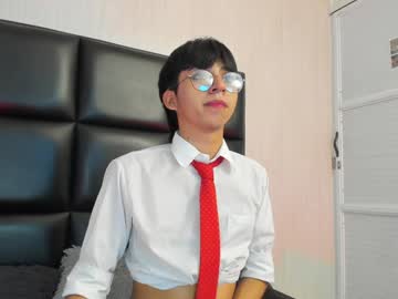 Alanrock18 Chaturbate stream image from December 18, 2024