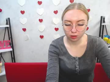 Beatriceflyy Chaturbate stream image from December 18, 2024