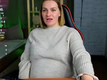 Endlesslustxx Chaturbate stream image from December 18, 2024