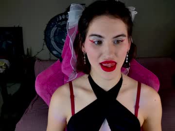 Fridacure Chaturbate stream image from December 18, 2024