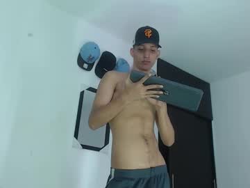 Hot_Latinboys2 Chaturbate stream image from December 18, 2024