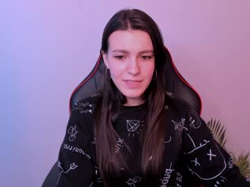 Kiminonawwa Chaturbate stream image from December 18, 2024