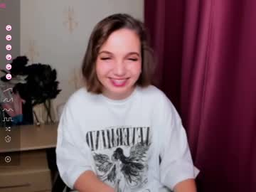 Kindhazelhere_ Chaturbate stream image from December 18, 2024