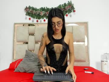 Saraa_Nix Chaturbate stream image from December 18, 2024