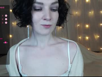 Tinawincee Chaturbate stream image from December 18, 2024