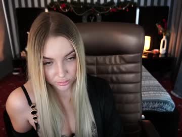 Ari_Anna_ Chaturbate stream image from December 18, 2024