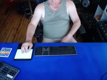 Guesswhatigot2 Chaturbate stream image from December 18, 2024