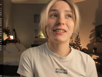 Margarethowell Chaturbate stream image from December 18, 2024