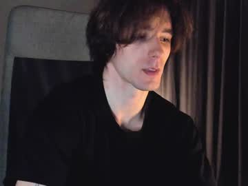 Misterhult Chaturbate stream image from December 18, 2024