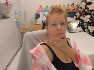 Prettyblackeyes Chaturbate stream image from December 18, 2024