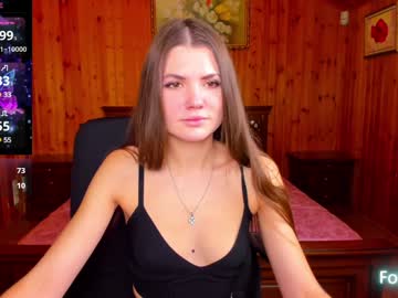 Strawberrylux Chaturbate stream image from December 18, 2024