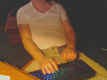 Wannawatch101101 Chaturbate stream image from December 18, 2024