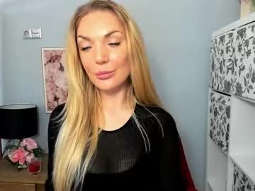Aullorasensual Chaturbate stream image from December 18, 2024