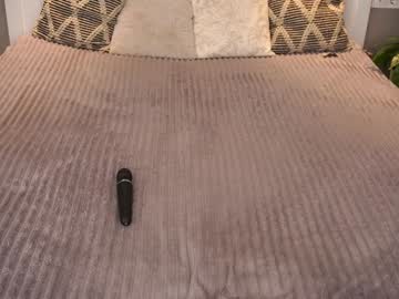 Nikollberry Chaturbate stream image from December 18, 2024