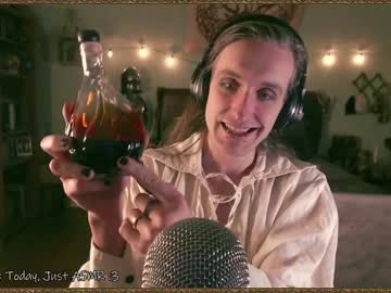 Roogytheorc Chaturbate stream image from December 18, 2024