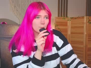 Emmayoshi Chaturbate stream image from December 18, 2024