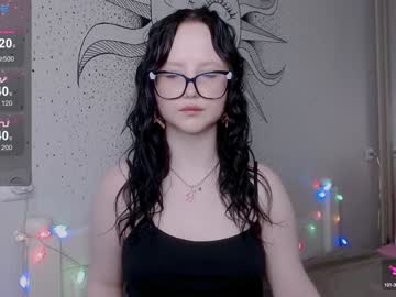 Lilhornyprincess Chaturbate stream image from December 18, 2024