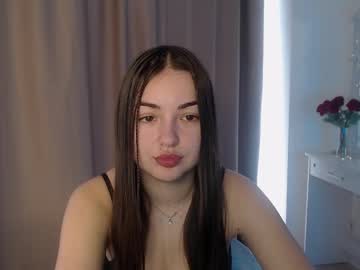 Littleroxyyy Chaturbate stream image from December 18, 2024