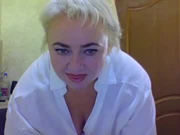 Oliviaparadise Chaturbate stream image from December 18, 2024