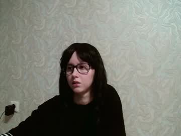 Amomira Chaturbate stream image from December 18, 2024