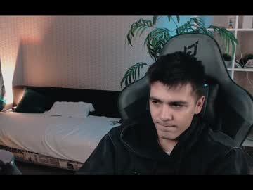 Arturmelrose Chaturbate stream image from December 18, 2024