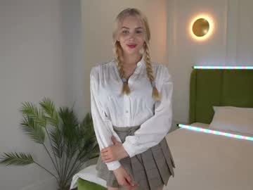Lilli_Fox_Lilli Chaturbate stream image from December 18, 2024