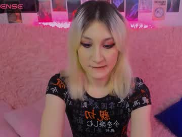 Robin_Khelles Chaturbate stream image from December 18, 2024