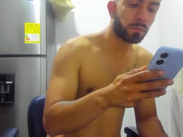 Thehousedog Chaturbate stream image from December 18, 2024