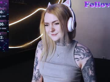 Vikki_Soloo Chaturbate stream image from December 18, 2024