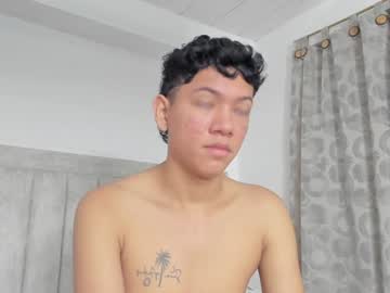 Iamjulian_ Chaturbate stream image from December 18, 2024