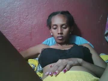 Ninie246746 Chaturbate stream image from December 18, 2024