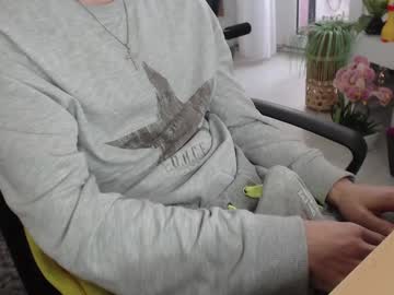 Swetlittleboy4u Chaturbate stream image from December 18, 2024