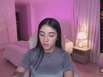 Antonella_Grayy Chaturbate stream image from December 18, 2024