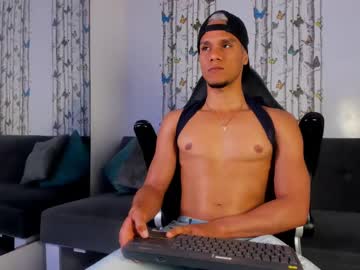 Ary_Jhomson_7 Chaturbate stream image from December 18, 2024
