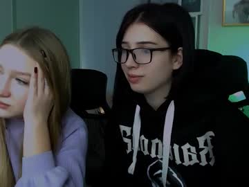 Blossom_Jasmine Chaturbate stream image from December 18, 2024