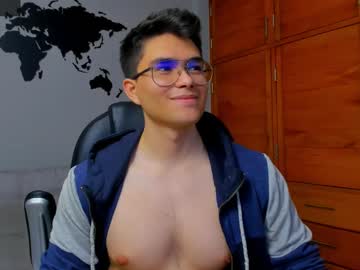 Mattewblade Chaturbate stream image from December 18, 2024